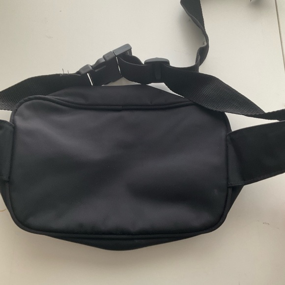 Vintage 1990’s Walt Disney World Black Fanny Pack Mickey Mouse embroidered logo - Picture 3 of 8